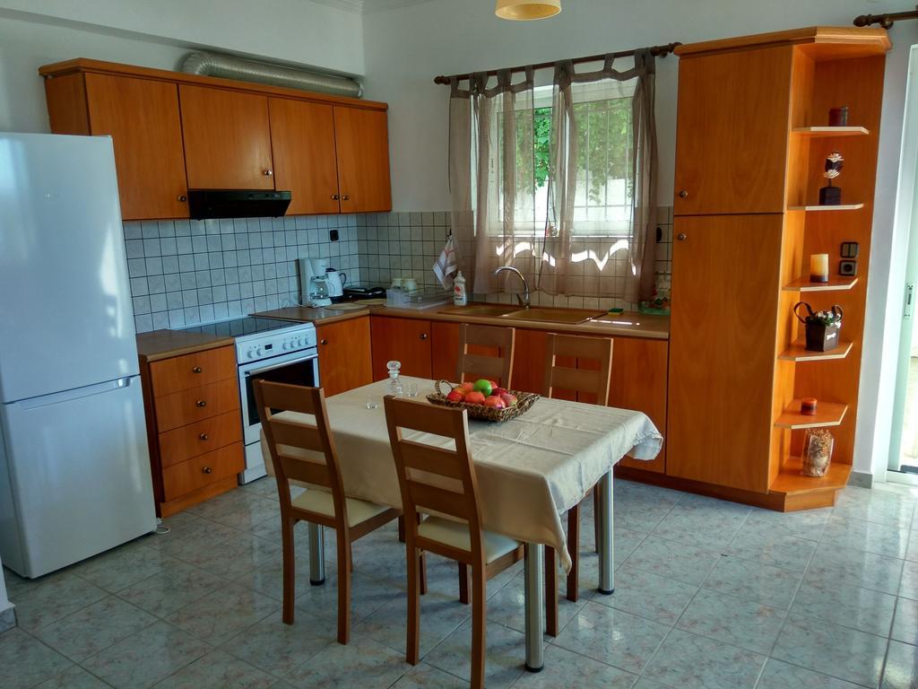 Apartment Next To The Beach Kato Daratso Esterno foto